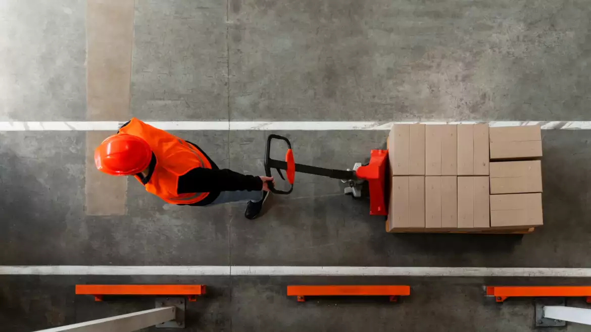 Manual vs. Electric Pallet Jacks: Safety Differences Every Worker Should Know