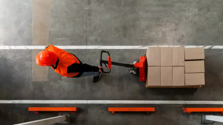 Manual vs. Electric Pallet Jacks: Safety Differences Every Worker Should Know