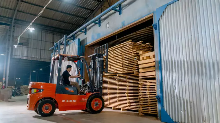 Forklift and Pedestrian Safety: How to Prevent Warehouse Accidents